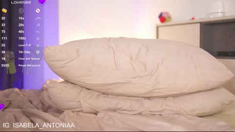 Snapshot of isabela_antonia_ chatting on October 14, 12:52 pm online show from October 14, 12:52 pm