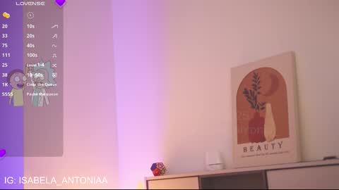 Snapshot of isabela_antonia_ chatting on September 24, 1:21 pm online show from September 24, 1:21 pm