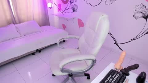 Snapshot of isabela_fiorelli chatting on September 29, 6:13 pm isabela_fiorelli online show from September 29, 6:13 pm