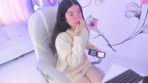 Snapshot of isabela_fiorelli chatting on February 25, 12:16 pm isabela_fiorelli online show from February 25, 12:16 pm