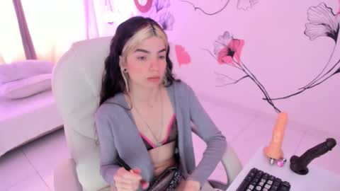 Snapshot of isabela_fiorelli chatting on September 15, 2:14 pm isabela_fiorelli online show from September 15, 2:14 pm