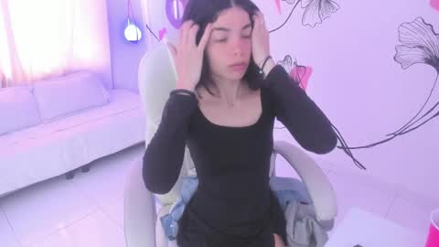 Snapshot of isabela_fiorelli chatting on March 2, 12:14 pm isabela_fiorelli online show from March 2, 12:14 pm