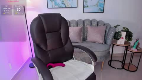 Snapshot of isabela_romano chatting on September 30, 4:01 pm isabela romano online show from September 30, 4:01 pm