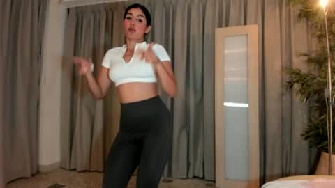 isabelastefano online show from July 23, 3:47 am