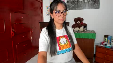 Snapshot of isabella22_1 chatting on January 17, 5:51 pm Isabella22 1 online show from January 17, 5:51 pm