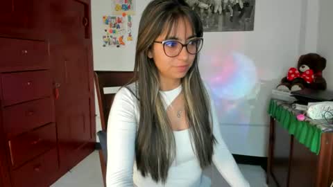 Snapshot of isabella22_1 chatting on February 12, 1:06 pm Isabella22 1 online show from February 12, 1:06 pm