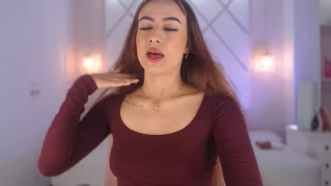 Snapshot of isabella__shine chatting on October 3, 3:28 pm Isa online show from October 3, 3:28 pm