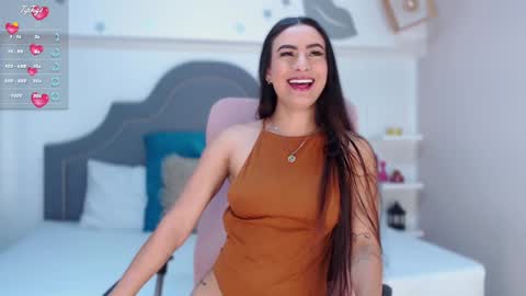 Snapshot of isabella__shine chatting on December 13, 3:54 pm Isa online show from December 13, 3:54 pm