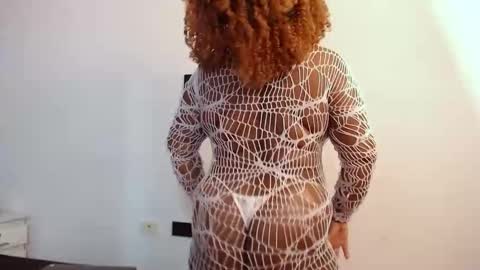 Snapshot of isabella_brown19 chatting on October 5, 12:10 pm ISABELLA online show from October 5, 12:10 pm