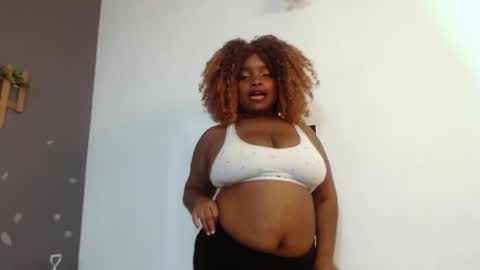 Snapshot of isabella_brown19 chatting on October 15, 10:40 am ISABELLA online show from October 15, 10:40 am