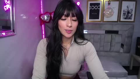 Snapshot of isabella_collen_v chatting on February 19, 2:44 pm Hi Stream 800am to 200pm online show from February 19, 2:44 pm
