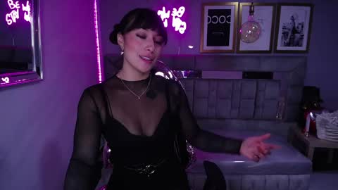 Snapshot of isabella_collen_v chatting on February 26, 12:49 pm Hi Stream 800am to 200pm online show from February 26, 12:49 pm