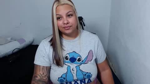  estefania online show from April 18, 10:40 am