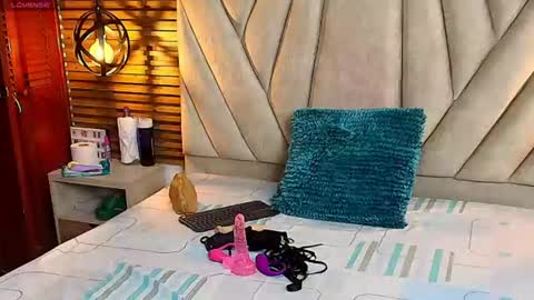 isabella_luxet online show from July 20, 12:51 pm