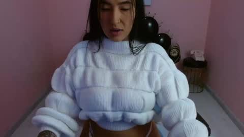 Snapshot of isabella_mendez_1 chatting on September 30, 3:39 pm Isa online show from September 30, 3:39 pm