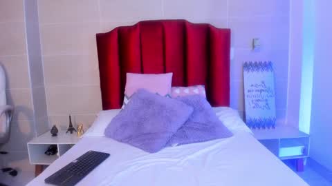 isabella montez online show from January 4, 12:27 pm