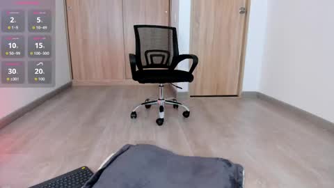 isabella_ospina online show from May 22, 4:16 pm