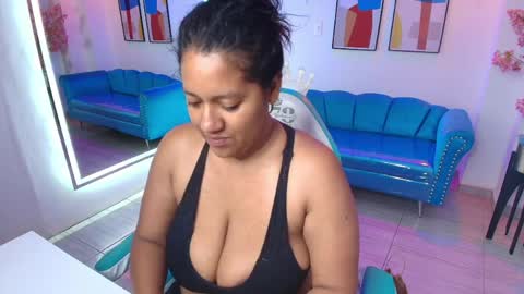 Isabella  online show from May 30, 2:20 am