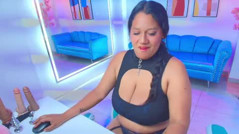 Isabella  online show from June 4, 8:35 pm