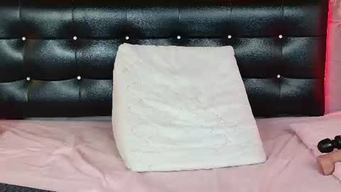 isabella_tayllor_ online show from June 21, 10:36 pm
