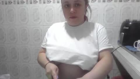 Snapshot of isabellaa_hills_ chatting on September 25, 6:17 pm isabellaa_hills_ online show from September 25, 6:17 pm