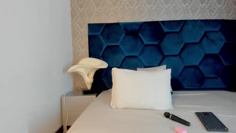 isabellaa_palacios online show from October 23, 9:21 pm