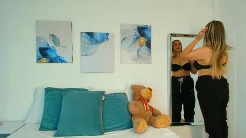 Isabella  online show from February 28, 2:27 pm