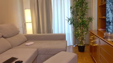 isabellauribe online show from May 23, 11:19 am