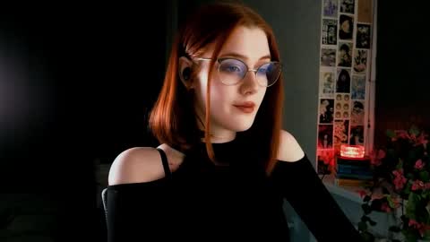 Snapshot of isabelle_stern chatting on February 22, 6:48 pm Madame Isabelle online show from February 22, 6:48 pm