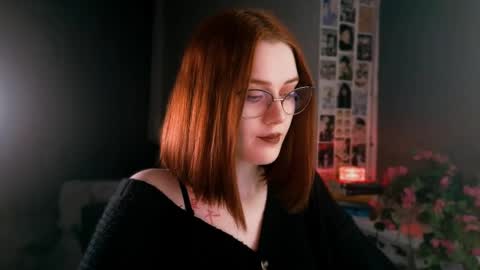 Snapshot of isabelle_stern chatting on February 17, 4:17 pm Madame Isabelle online show from February 17, 4:17 pm