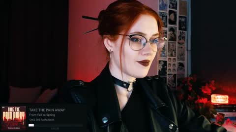 Snapshot of isabelle_stern chatting on September 19, 5:56 pm Madame Isabelle online show from September 19, 5:56 pm