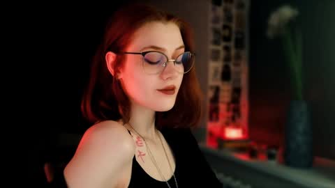 Snapshot of isabelle_stern chatting on February 4, 3:47 pm Madame Isabelle online show from February 4, 3:47 pm
