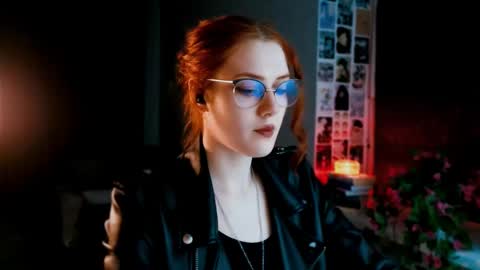 Snapshot of isabelle_stern chatting on February 19, 8:31 pm Madame Isabelle online show from February 19, 8:31 pm