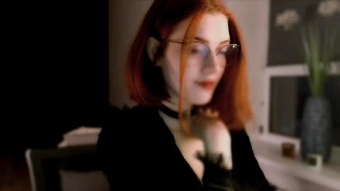 Snapshot of isabelle_stern chatting on December 10, 3:33 pm Madame Isabelle online show from December 10, 3:33 pm
