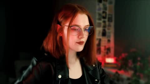 Snapshot of isabelle_stern chatting on February 7, 4:03 pm Madame Isabelle online show from February 7, 4:03 pm