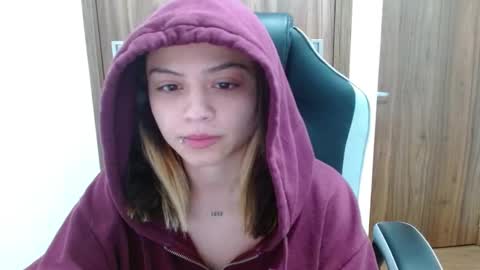 ISADORA online show from December 13, 9:25 am