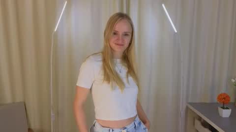 Olivia online show from November 25, 4:03 am