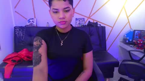 Snapshot of ise_lunny chatting on September 19, 7:51 am isabela online show from September 19, 7:51 am