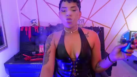 Snapshot of ise_lunny chatting on October 19, 3:08 am isabela online show from October 19, 3:08 am