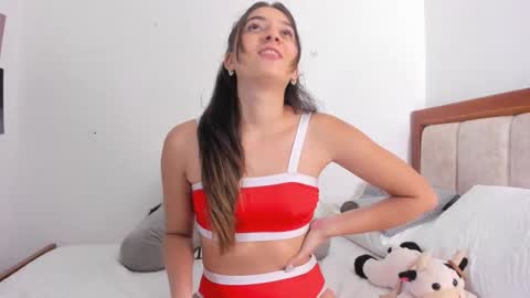 ishabellalopez online show from January 8, 3:32 am