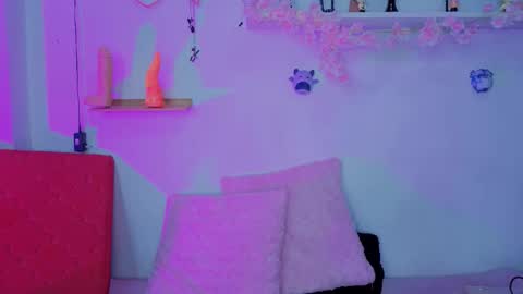 Isisjones18 online show from October 23, 7:42 pm