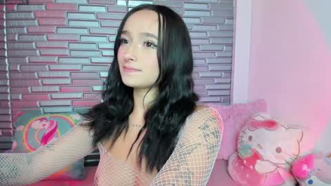 Snapshot of issa_garcia chatting on January 2, 2:02 pm I S S A B E L A Igissaa ax Xlittleissa online show from January 2, 2:02 pm