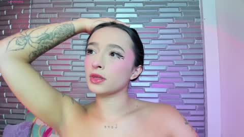 Snapshot of issa_garcia chatting on December 3, 2:05 pm I S S A B E L A Igissaa ax Xlittleissa online show from December 3, 2:05 pm