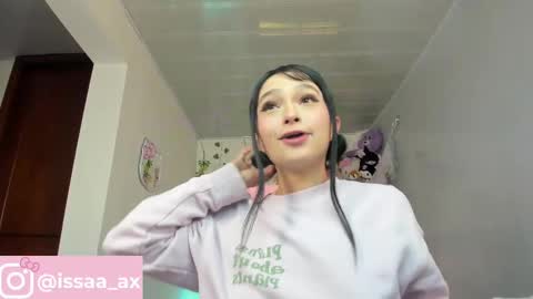 Snapshot of issa_garcia chatting on September 27, 2:41 am I S S A B E L A Igissaa ax Xlittleissa online show from September 27, 2:41 am