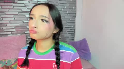 Snapshot of issa_garcia chatting on February 20, 2:24 pm I S S A B E L A Igissaa ax Xlittleissa online show from February 20, 2:24 pm