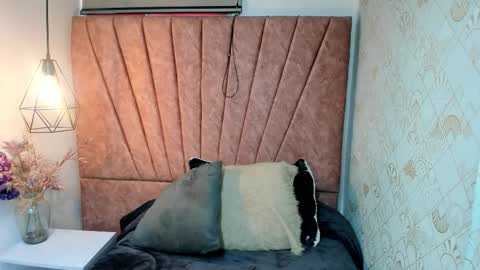 ISSA MILF online show from November 24, 1:02 pm