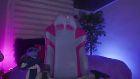 ISSA  online show from March 3, 1:22 am