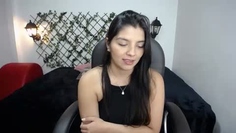 Issa  online show from November 10, 2:45 pm