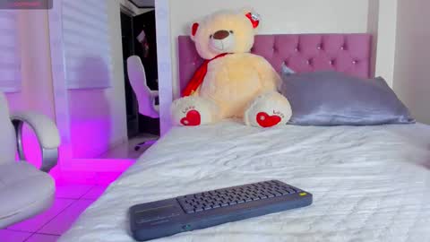 Isa  online show from December 22, 8:06 am