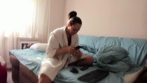 Issabelle online show from February 21, 7:12 am